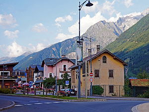 View of the street Avenue Ravanel le Rouge in Chamonix