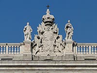The Prince's Gate at Madrid's Royal Palace (© Bernard Gagnon, CC-BY-ASA-3.0)