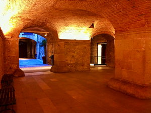 The inside of the Palau Aguilar at the Picasso Museum in Malaga (© Kippelboy, CC BY-SA 3.0)