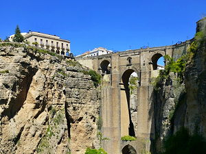 El Tajo' of Ronda, with the Puente Nuevo in the background (© Christopher Down, CC BY 4.0)