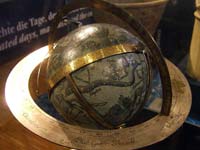 A celestial globe on display at the Deutsches Museum (© LepoRello, CC-BY-ASA-3.0)