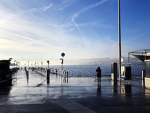 Lake Zurich Promenade early in the morning